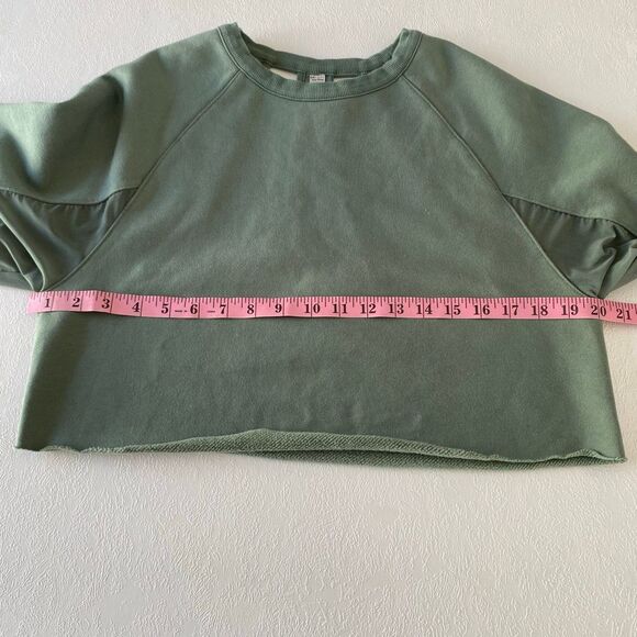 Alo Yoga Open Back Crop Pullover • Size M • Sage Green Long Sleeve • Cutout Acti - Picture 5 of 7